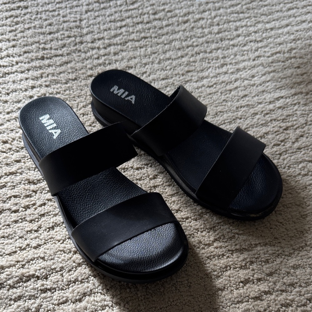MIA Women's Yelena Black Slide Sandals 8